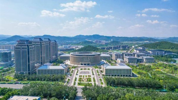 多多策略 亮剑突围：历城控股的发展之路与转型决心